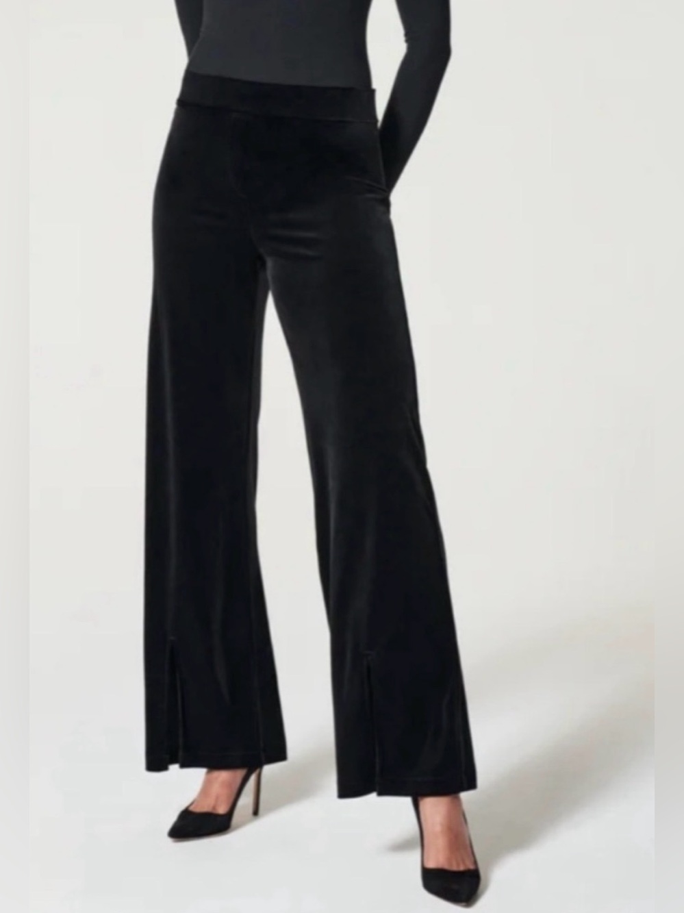 Spanx Velvet High Rise, Split Hem Wide
Leg Pant in Black, Large